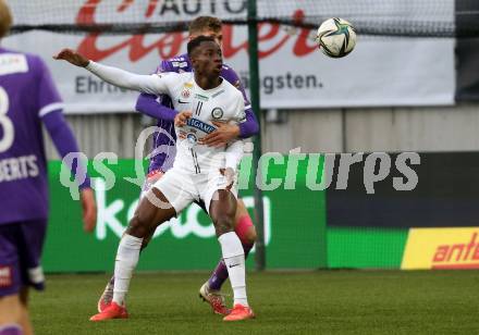 Fussball. Bundesliga. SK Austria Klagenfurt gegen  SK Puntigamer Sturm Graz.  Ivan Saravanja,(Klagenfurt),  Kelvin Kwarteng Yeboah  (Graz). Klagenfurt, am 12.12.2021.
Foto: Kuess
www.qspictures.net
---
pressefotos, pressefotografie, kuess, qs, qspictures, sport, bild, bilder, bilddatenbank