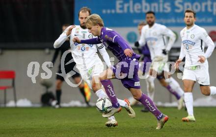 Fussball. Bundesliga. SK Austria Klagenfurt gegen  SK Puntigamer Sturm Graz.  Thomas Roberts,  (Klagenfurt), Jan Gorenc Stankovic (Graz). Klagenfurt, am 12.12.2021.
Foto: Kuess
www.qspictures.net
---
pressefotos, pressefotografie, kuess, qs, qspictures, sport, bild, bilder, bilddatenbank