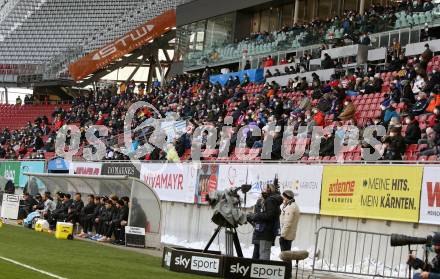 Fussball. Bundesliga. SK Austria Klagenfurt gegen  SK Puntigamer Sturm Graz.  Fans (Klagenfurt). Klagenfurt, am 12.12.2021.
Foto: Kuess
www.qspictures.net
---
pressefotos, pressefotografie, kuess, qs, qspictures, sport, bild, bilder, bilddatenbank