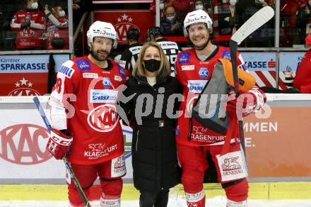 EBEL. Eishockey Bundesliga. KAC gegen	HK SZ Olimpija. Spieler des Abends. Thomas Koch, Manuel Ganahl (KAC). Klagenfurt, am 17.12.2021.
Foto: Kuess
www.qspictures.net

---
pressefotos, pressefotografie, kuess, qs, qspictures, sport, bild, bilder, bilddatenbank