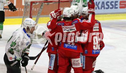 EBEL. Eishockey Bundesliga. KAC gegen	HK SZ Olimpija. Torjubel Manuel Ganahl, Thomas Hundertpfund, Clemens Unterweger (KAC). Klagenfurt, am 17.12.2021.
Foto: Kuess
www.qspictures.net

---
pressefotos, pressefotografie, kuess, qs, qspictures, sport, bild, bilder, bilddatenbank