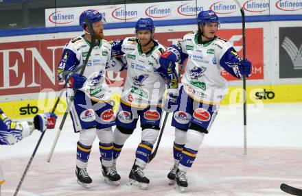 EBEL. Eishockey Bundesliga. VSV gegen HK SZ Olimpija.  Torjubel Jamie Fraser, John Hughes, Anton Karlsson (VSV). Villach, am 19.12.2021.
Foto: Kuess
www.qspictures.net
---
pressefotos, pressefotografie, kuess, qs, qspictures, sport, bild, bilder, bilddatenbank