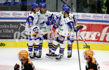 EBEL. Eishockey Bundesliga. VSV gegen Steinbach Black Wings Linz.  Torjubel Philipp Lindner, Scott Kosmachuk, Renars Krastenbergs, (VSV). Villach, am 21.12.2021.
Foto: Kuess
www.qspictures.net
---
pressefotos, pressefotografie, kuess, qs, qspictures, sport, bild, bilder, bilddatenbank
