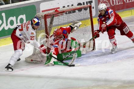 EBEL. Eishockey Bundesliga. KAC gegen	EC Red Bull Salzburg.  Dahm Sebastian, Vallant Thomas  (KAC),  Loney Ty  (Salzburg). Klagenfurt, am 21.12.2021.
Foto: Kuess
www.qspictures.net

---
pressefotos, pressefotografie, kuess, qs, qspictures, sport, bild, bilder, bilddatenbank