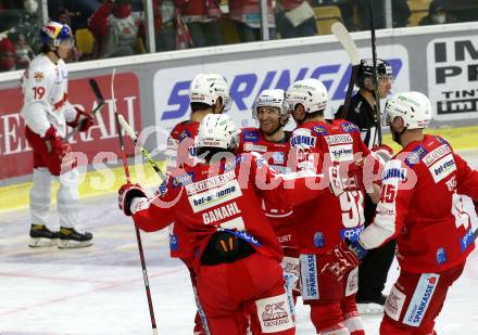 EBEL. Eishockey Bundesliga. KAC gegen	EC Red Bull Salzburg. Torjubel Hundertpfund Thomas, Ganahl Manuel, Bischofberger Johannes, Unterweger Clemens, Tavzelj Andrej (KAC). Klagenfurt, am 21.12.2021.
Foto: Kuess
www.qspictures.net

---
pressefotos, pressefotografie, kuess, qs, qspictures, sport, bild, bilder, bilddatenbank