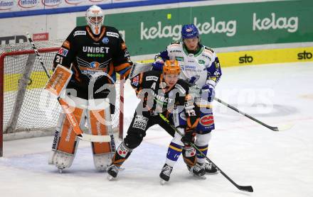 EBEL. Eishockey Bundesliga. VSV gegen Steinbach Black Wings Linz.  Anton Karlsson, (VSV),  Gerd Kragl, Jared Coreau  (Linz). Villach, am 21.12.2021.
Foto: Kuess
www.qspictures.net
---
pressefotos, pressefotografie, kuess, qs, qspictures, sport, bild, bilder, bilddatenbank