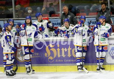 EBEL. Eishockey Bundesliga. KAC gegen	VSV. John Hughes, Maximilian Rebernig, Stefan Bacher, Philipp Lindner  (VSV). Klagenfurt, am 26.12.2021.
Foto: Kuess
www.qspictures.net

---
pressefotos, pressefotografie, kuess, qs, qspictures, sport, bild, bilder, bilddatenbank
