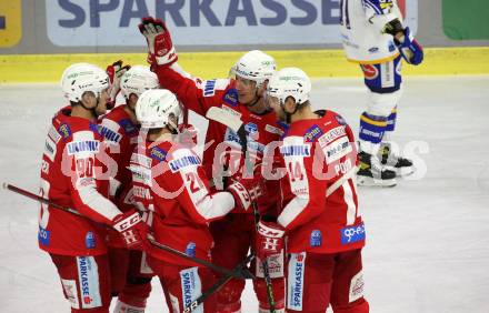 EBEL. Eishockey Bundesliga. KAC gegen	VSV. Torjubel Rok Ticar, Nicholas Eric Petersen, Paul Postma, Matthew Fraser, Manuel Geier (KAC). Klagenfurt, am 26.12.2021.
Foto: Kuess
www.qspictures.net

---
pressefotos, pressefotografie, kuess, qs, qspictures, sport, bild, bilder, bilddatenbank