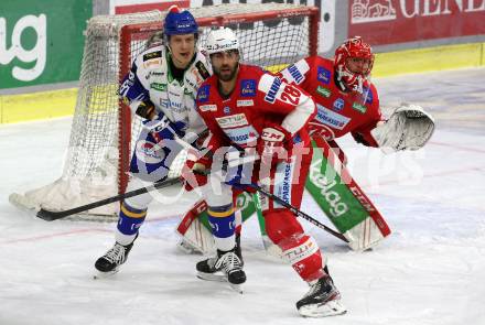 EBEL. Eishockey Bundesliga. KAC gegen	VSV. Martin Schumnig, Sebastian Dahm, (KAC), Marco Richter   (VSV). Klagenfurt, am 26.12.2021.
Foto: Kuess
www.qspictures.net

---
pressefotos, pressefotografie, kuess, qs, qspictures, sport, bild, bilder, bilddatenbank