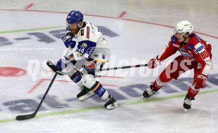 EBEL. Eishockey Bundesliga. KAC gegen	VSV. Nikolaus Kraus, (KAC), Jamie Fraser   (VSV). Klagenfurt, am 26.12.2021.
Foto: Kuess
www.qspictures.net

---
pressefotos, pressefotografie, kuess, qs, qspictures, sport, bild, bilder, bilddatenbank