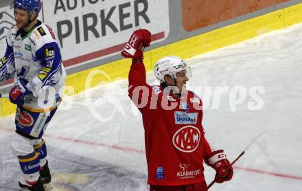 EBEL. Eishockey Bundesliga. KAC gegen	VSV. Torjubel Nicholas Eric Petersen (KAC). Klagenfurt, am 26.12.2021.
Foto: Kuess
www.qspictures.net

---
pressefotos, pressefotografie, kuess, qs, qspictures, sport, bild, bilder, bilddatenbank