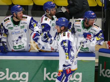 EBEL. Eishockey Bundesliga. VSV gegen HK SZ Olimpija.  Torjubel Philipp Lindner (VSV). Villach, am 28.12.2021.
Foto: Kuess
www.qspictures.net
---
pressefotos, pressefotografie, kuess, qs, qspictures, sport, bild, bilder, bilddatenbank