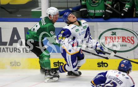 EBEL. Eishockey Bundesliga. VSV gegen HK SZ Olimpija.  Anton Karlsson,  (VSV), Blaz Tomazevic  (Olimpija). Villach, am 28.12.2021.
Foto: Kuess
www.qspictures.net
---
pressefotos, pressefotografie, kuess, qs, qspictures, sport, bild, bilder, bilddatenbank