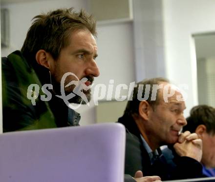 EBEL. Eishockey Bundesliga. VSV gegen HK SZ Olimpija. Andreas Schwab, Gerald Rauchenwald  (VSV). Villach, am 28.12.2021.
Foto: Kuess
www.qspictures.net
---
pressefotos, pressefotografie, kuess, qs, qspictures, sport, bild, bilder, bilddatenbank