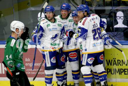 EBEL. Eishockey Bundesliga. VSV gegen HK SZ Olimpija.  Torjubel Joel Broda, Philipp Lindner, Benjamin Lanzinger, Derek Joslin (VSV). Villach, am 28.12.2021.
Foto: Kuess
www.qspictures.net
---
pressefotos, pressefotografie, kuess, qs, qspictures, sport, bild, bilder, bilddatenbank