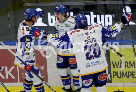 EBEL. Eishockey Bundesliga. VSV gegen HK SZ Olimpija. Torjubel Philipp Lindner, Benjamin Lanzinger, Derek Joslin  (VSV). Villach, am 28.12.2021.
Foto: Kuess
www.qspictures.net
---
pressefotos, pressefotografie, kuess, qs, qspictures, sport, bild, bilder, bilddatenbank