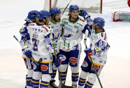 EBEL. Eishockey Bundesliga. VSV gegen HCB Suedtirol Alperia. Torjubel Chris Collins, John Hughes, Derek Joslin, Anton Karlsson, Nico Brunner  (VSV). Villach, am 30.12.2021.
Foto: Kuess
www.qspictures.net
---
pressefotos, pressefotografie, kuess, qs, qspictures, sport, bild, bilder, bilddatenbank