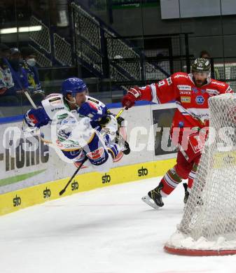 EBEL. Eishockey Bundesliga. VSV gegen HCB Suedtirol Alperia. Marco Richter,   (VSV), Mathew Maione  (Bozen). Villach, am 30.12.2021.
Foto: Kuess
www.qspictures.net
---
pressefotos, pressefotografie, kuess, qs, qspictures, sport, bild, bilder, bilddatenbank