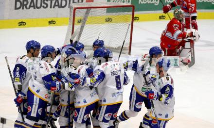 EBEL. Eishockey Bundesliga. VSV gegen HCB Suedtirol Alperia.  Jubel VSV. Villach, am 30.12.2021.
Foto: Kuess
www.qspictures.net
---
pressefotos, pressefotografie, kuess, qs, qspictures, sport, bild, bilder, bilddatenbank