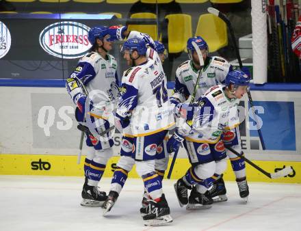 EBEL. Eishockey Bundesliga. VSV gegen HCB Suedtirol Alperia. Torjubel Benjamin Lanzinger, Sebastian Zauner, Alexander Rauchenwald, Anton Karlsson, Kevin Moderer  (VSV). Villach, am 30.12.2021.
Foto: Kuess
www.qspictures.net
---
pressefotos, pressefotografie, kuess, qs, qspictures, sport, bild, bilder, bilddatenbank