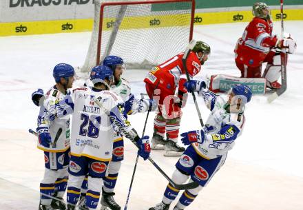 EBEL. Eishockey Bundesliga. VSV gegen HCB Suedtirol Alperia.  Torjubel Chris Collins, John Hughes, Derek Joslin, Anton Karlsson (VSV). Villach, am 30.12.2021.
Foto: Kuess
www.qspictures.net
---
pressefotos, pressefotografie, kuess, qs, qspictures, sport, bild, bilder, bilddatenbank