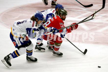 EBEL. Eishockey Bundesliga. VSV gegen HCB Suedtirol Alperia.  Anton Karlsson,  (VSV), Anton Bernard  (Bozen). Villach, am 30.12.2021.
Foto: Kuess
www.qspictures.net
---
pressefotos, pressefotografie, kuess, qs, qspictures, sport, bild, bilder, bilddatenbank