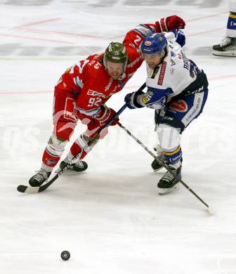 EBEL. Eishockey Bundesliga. VSV gegen HCB Suedtirol Alperia. Joel Broda, (VSV),  Brett Findley   (Bozen). Villach, am 30.12.2021.
Foto: Kuess
www.qspictures.net
---
pressefotos, pressefotografie, kuess, qs, qspictures, sport, bild, bilder, bilddatenbank