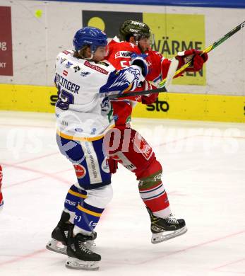 EBEL. Eishockey Bundesliga. VSV gegen HCB Suedtirol Alperia. Benjamin Lanzinger,  (VSV),  Mathew Maione  (Bozen). Villach, am 30.12.2021.
Foto: Kuess
www.qspictures.net
---
pressefotos, pressefotografie, kuess, qs, qspictures, sport, bild, bilder, bilddatenbank