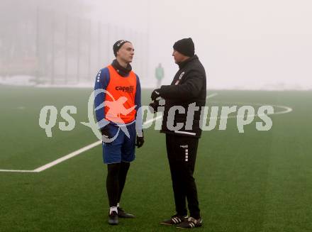 Fussball. Bundesliga. Austria Klagenfurt. Training. Lukas Fridrikas, Trainer Peter Pacult . Moosburg, 3.1.2022.
Foto: Kuess
---
pressefotos, pressefotografie, kuess, qs, qspictures, sport, bild, bilder, bilddatenbank