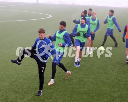 Fussball. Bundesliga. Austria Klagenfurt. Training. Fabian Misenboeck, Darijo Pecirep, Turgay Gemicibasi. Moosburg, 3.1.2022.
Foto: Kuess
---
pressefotos, pressefotografie, kuess, qs, qspictures, sport, bild, bilder, bilddatenbank