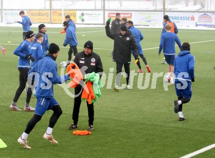 Fussball. Bundesliga. Austria Klagenfurt. Training. Trainer Peter Pacult, Co-Trainer Martin Lassnig . Moosburg, 3.1.2022.
Foto: Kuess
---
pressefotos, pressefotografie, kuess, qs, qspictures, sport, bild, bilder, bilddatenbank