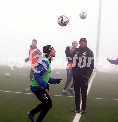Fussball. Bundesliga. Austria Klagenfurt. Training. Till Schumacher, Trainer Peter Pacult. Moosburg, 3.1.2022.
Foto: Kuess
---
pressefotos, pressefotografie, kuess, qs, qspictures, sport, bild, bilder, bilddatenbank