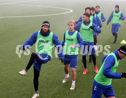 Fussball. Bundesliga. Austria Klagenfurt. Training. Patrick Hasenhuettl, Thomas Roberts, Michael Blauensteiner. Moosburg, 3.1.2022.
Foto: Kuess
---
pressefotos, pressefotografie, kuess, qs, qspictures, sport, bild, bilder, bilddatenbank