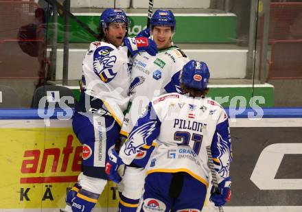 EBEL. Eishockey Bundesliga. VSV gegen KAC.  Torjubel Joel Broda, Felix Maxa, Yannic Pilloni (VSV). Villach, am 4.1.2022.
Foto: Kuess
www.qspictures.net
---
pressefotos, pressefotografie, kuess, qs, qspictures, sport, bild, bilder, bilddatenbank