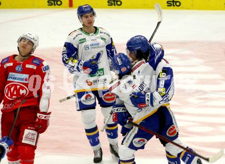 EBEL. Eishockey Bundesliga. VSV gegen KAC.  Torjubel Maximilian Rebernig, Yannic Pilloni, Felix Maxa (VSV). Villach, am 4.1.2022.
Foto: Kuess
www.qspictures.net
---
pressefotos, pressefotografie, kuess, qs, qspictures, sport, bild, bilder, bilddatenbank