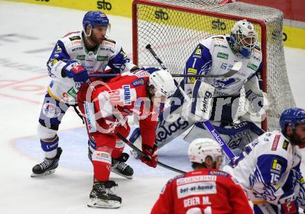 EBEL. Eishockey Bundesliga. VSV gegen KAC. Sebastian Zauner,   (VSV),   Nikolaus Kraus (KAC). Villach, am 4.1.2022.
Foto: Kuess
www.qspictures.net
---
pressefotos, pressefotografie, kuess, qs, qspictures, sport, bild, bilder, bilddatenbank