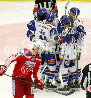 EBEL. Eishockey Bundesliga. VSV gegen KAC.  Torjubel Maximilian Rebernig, Yannic Pilloni, Felix Maxa, Jamie Fraser, Nico Brunner (VSV). Villach, am 4.1.2022.
Foto: Kuess
www.qspictures.net
---
pressefotos, pressefotografie, kuess, qs, qspictures, sport, bild, bilder, bilddatenbank