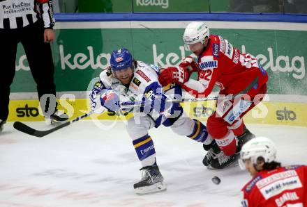 EBEL. Eishockey Bundesliga. VSV gegen KAC.  Chris Collins,  (VSV), Clemens Unterweger  (KAC). Villach, am 4.1.2022.
Foto: Kuess
www.qspictures.net
---
pressefotos, pressefotografie, kuess, qs, qspictures, sport, bild, bilder, bilddatenbank