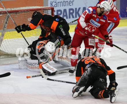 EBEL. Eishockey Bundesliga. KAC gegen	Moser Medical Graz99ers. Stefan Geier (KAC), Christian Engstrand, Michael Schiechl, Michael Kernberger   (Graz). Klagenfurt, am 6.1.2022.
Foto: Kuess
www.qspictures.net

---
pressefotos, pressefotografie, kuess, qs, qspictures, sport, bild, bilder, bilddatenbank