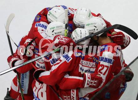 EBEL. Eishockey Bundesliga. KAC gegen	Moser Medical Graz99ers. Torjubel Manuel Ganahl, Thomas Hundertpfund, Thomas Vallant, Daniel Obersteiner, Clemens Unterweger (KAC). Klagenfurt, am 6.1.2022.
Foto: Kuess
www.qspictures.net

---
pressefotos, pressefotografie, kuess, qs, qspictures, sport, bild, bilder, bilddatenbank