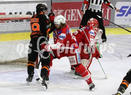 EBEL. Eishockey Bundesliga. KAC gegen	Moser Medical Graz99ers. Daniel Obersteiner, Sebastian Dahm, (KAC),  Lukas Kainz  (Graz). Klagenfurt, am 6.1.2022.
Foto: Kuess
www.qspictures.net

---
pressefotos, pressefotografie, kuess, qs, qspictures, sport, bild, bilder, bilddatenbank