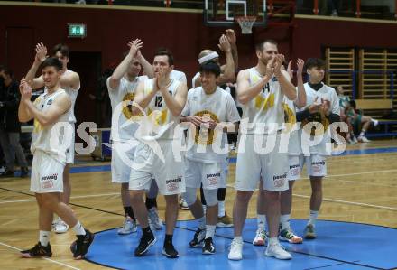 Basketball Zweite Liga 2021/2022. Grunddurchgang 12. Runde.  Woerthersee Piraten gegen KOS Celovec. Jubel  (Piraten). Klagenfurt, am 8.1.2022. 
Foto: Kuess
www.qspictures.net

---
pressefotos, pressefotografie, kuess, qs, qspictures, sport, bild, bilder, bilddatenbank