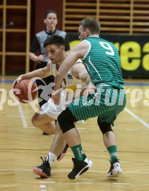 Basketball Zweite Liga 2021/2022. Grunddurchgang 12. Runde.  Woerthersee Piraten gegen KOS Celovec.  Jure Bavdek (Piraten), Tim Huber (KOS). Klagenfurt, am 8.1.2022. 
Foto: Kuess
www.qspictures.net

---
pressefotos, pressefotografie, kuess, qs, qspictures, sport, bild, bilder, bilddatenbank