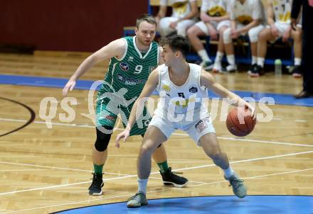 Basketball Zweite Liga 2021/2022. Grunddurchgang 12. Runde.  Woerthersee Piraten gegen KOS Celovec.  Felix Leindecker (Piraten), Tim Huber (KOS). Klagenfurt, am 8.1.2022. 
Foto: Kuess
www.qspictures.net

---
pressefotos, pressefotografie, kuess, qs, qspictures, sport, bild, bilder, bilddatenbank