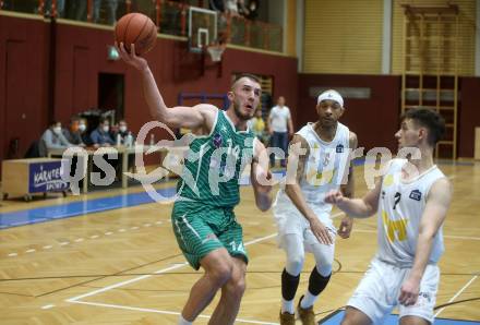 Basketball Zweite Liga 2021/2022. Grunddurchgang 12. Runde.  Woerthersee Piraten gegen KOS Celovec.  Marko Gutalj (KOS). Klagenfurt, am 8.1.2022. 
Foto: Kuess
www.qspictures.net

---
pressefotos, pressefotografie, kuess, qs, qspictures, sport, bild, bilder, bilddatenbank