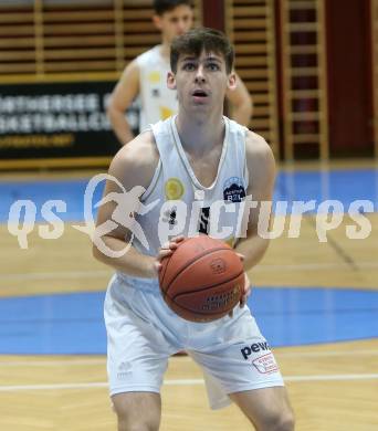 Basketball Zweite Liga 2021/2022. Grunddurchgang 12. Runde.  Woerthersee Piraten gegen KOS Celovec.  Felix Leindecker (Piraten). Klagenfurt, am 8.1.2022. 
Foto: Kuess
www.qspictures.net

---
pressefotos, pressefotografie, kuess, qs, qspictures, sport, bild, bilder, bilddatenbank