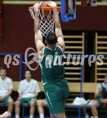 Basketball Zweite Liga 2021/2022. Grunddurchgang 12. Runde.  Woerthersee Piraten gegen KOS Celovec.  Marko Gutalj (KOS). Klagenfurt, am 8.1.2022. 
Foto: Kuess
www.qspictures.net

---
pressefotos, pressefotografie, kuess, qs, qspictures, sport, bild, bilder, bilddatenbank