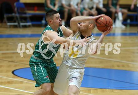 Basketball Zweite Liga 2021/2022. Grunddurchgang 12. Runde.  Woerthersee Piraten gegen KOS Celovec.  Sead Mulalic (Piraten), Grega Sajevic (KOS). Klagenfurt, am 8.1.2022. 
Foto: Kuess
www.qspictures.net

---
pressefotos, pressefotografie, kuess, qs, qspictures, sport, bild, bilder, bilddatenbank