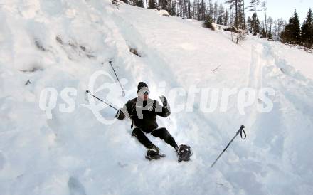 Fussball Bundesliga. Trainingslager Austria Klagenfurt. Schneeschuhwandern.  Trainer Peter Pacult. Bad Kleinkirchheim, am 11.1.2022.
Foto: Kuess
www.qspictures.net

---
pressefotos, pressefotografie, kuess, qs, qspictures, sport, bild, bilder, bilddatenbank
