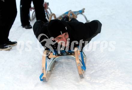 Fussball Bundesliga. Trainingslager Austria Klagenfurt. Schneeschuhwandern.  Darijo Pecirep. Bad Kleinkirchheim, am 11.1.2022.
Foto: Kuess
www.qspictures.net

---
pressefotos, pressefotografie, kuess, qs, qspictures, sport, bild, bilder, bilddatenbank